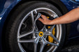 Toalla de microfibra para limpiar los neumáticos del coche